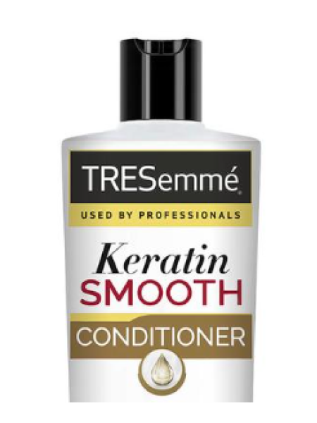 Кондиционер для волос TRESemmé Keratin Smooth Conditioner 400мл содержит белок кератина